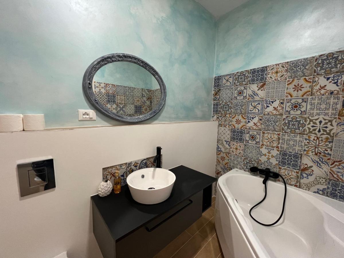 Alla Scalinata Del Teatro Rossetti Confort Suites Parcheggio Trieste Extérieur photo