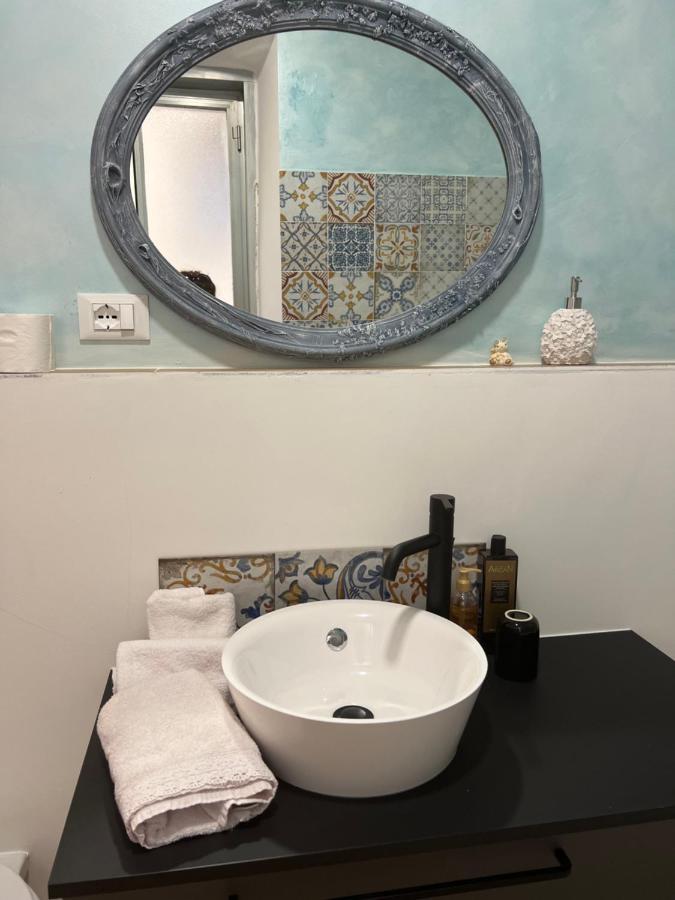 Alla Scalinata Del Teatro Rossetti Confort Suites Parcheggio Trieste Extérieur photo