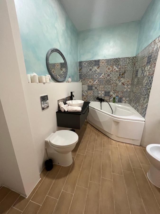 Alla Scalinata Del Teatro Rossetti Confort Suites Parcheggio Trieste Extérieur photo