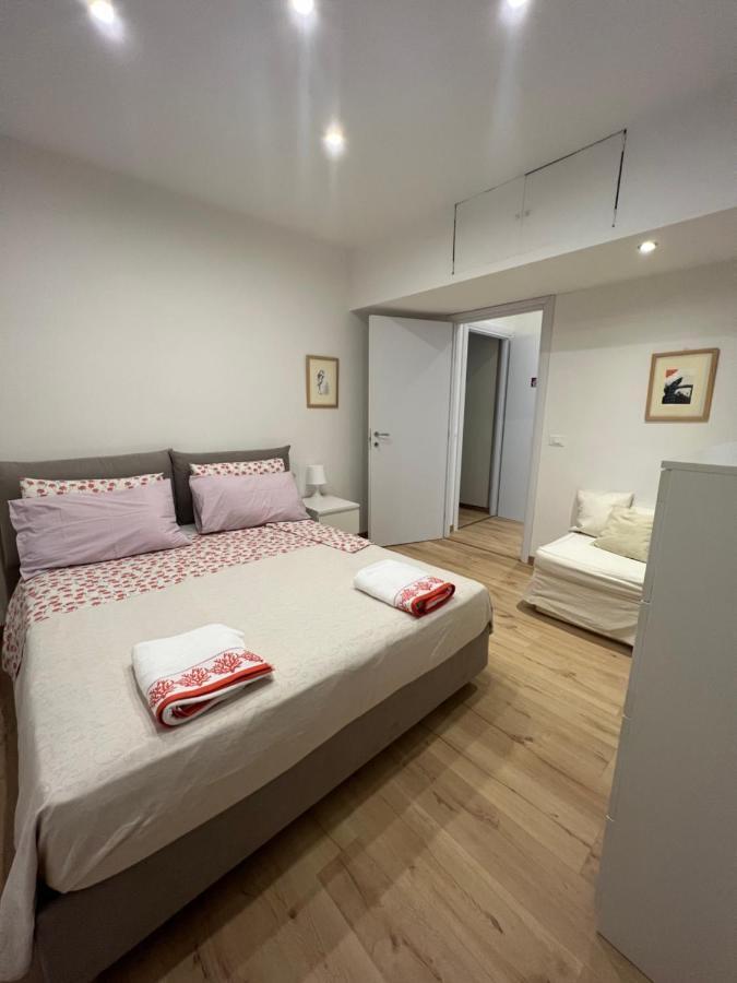 Alla Scalinata Del Teatro Rossetti Confort Suites Parcheggio Trieste Extérieur photo