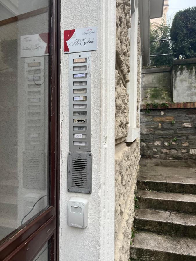 Alla Scalinata Del Teatro Rossetti Confort Suites Parcheggio Trieste Extérieur photo