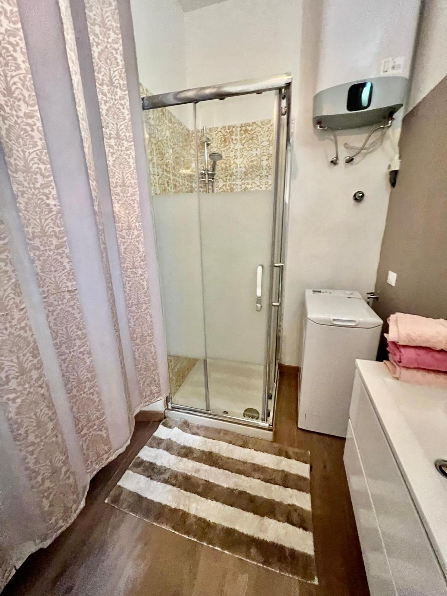 Alla Scalinata Del Teatro Rossetti Confort Suites Parcheggio Trieste Extérieur photo